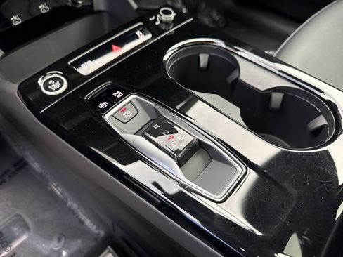 Used 2025 Audi Q6 e-tron Premium Plus w/ Premium Plus image 21