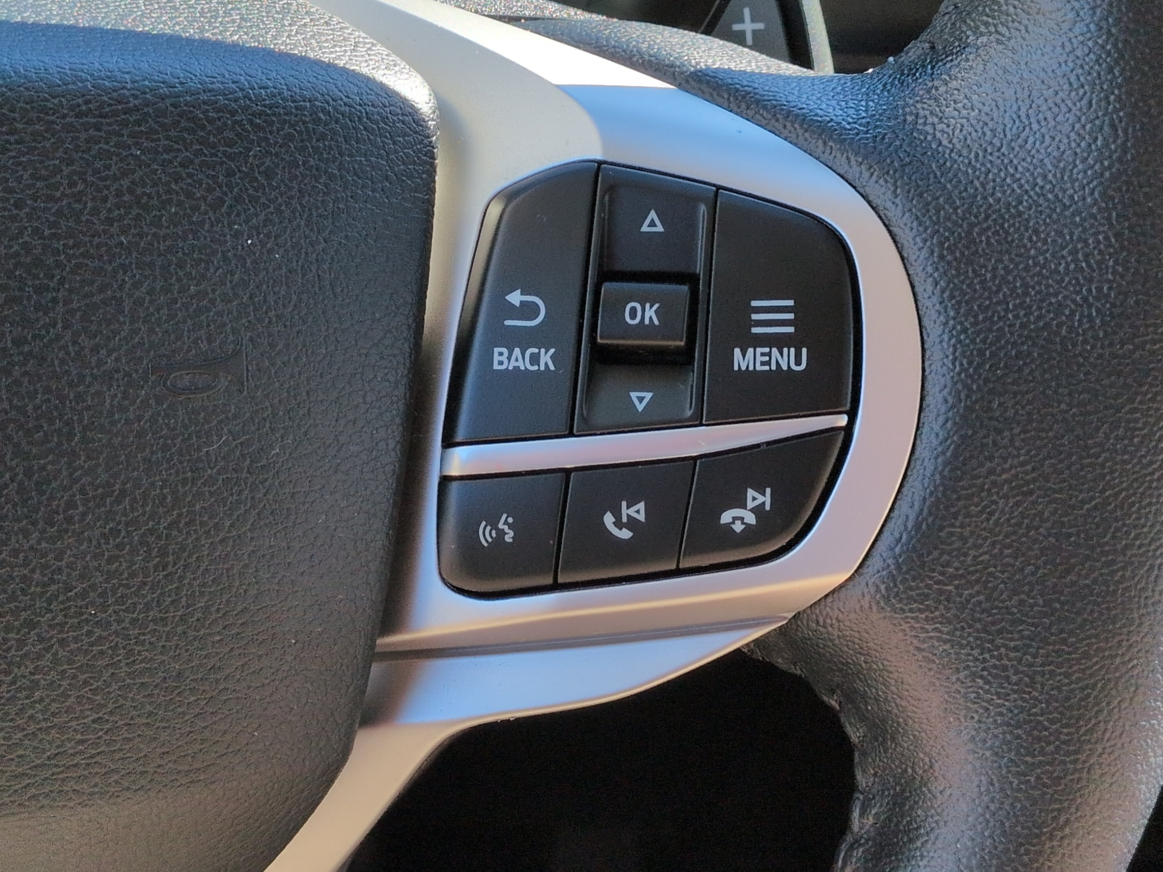 Used 2020 Ford Explorer Limited RWD image 24