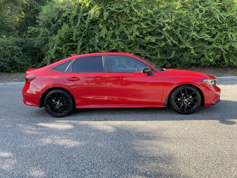 Used 2025 Honda Civic Sport image 10