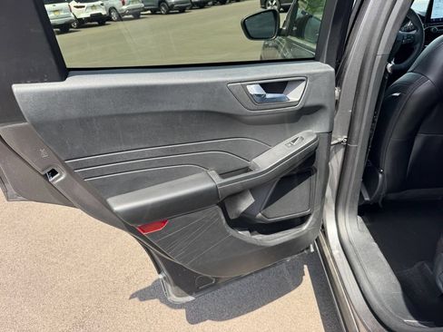 Used 2025 Ford Escape ST-Line AWD/4WD image 18