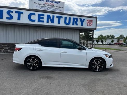 Used 2022 Nissan Sentra SR w/ SR Premium Package FWD image 20