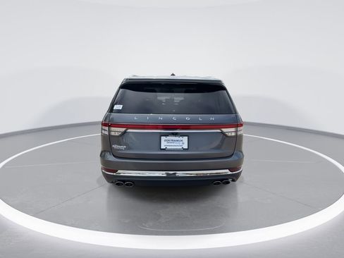 Used 2023 Lincoln Aviator AWD w/ Premium Package image 7