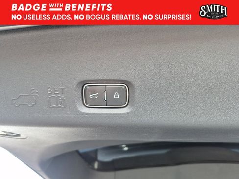 Used 2025 Ford Expedition Platinum w/ Stealth Performance Package AWD/4WD image 18