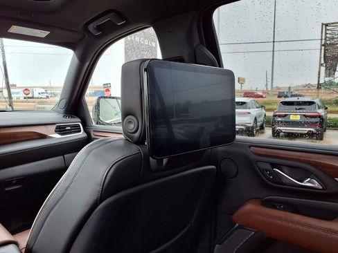 Used 2023 GMC Yukon XL Denali Ultimate AWD/4WD image 17