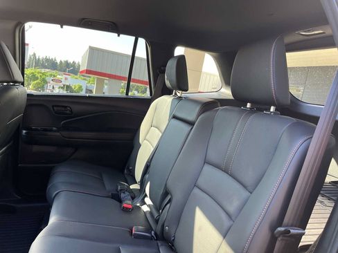 Used 2023 Honda Passport TrailSport image 13