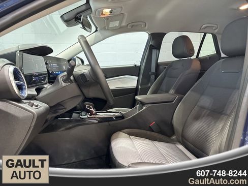 Used 2024 Chevrolet Trax LT w/ Driver Confidence Package image 12