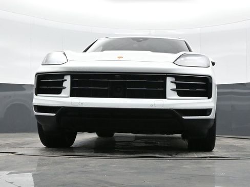 Certified 2025 Porsche Cayenne S image 41