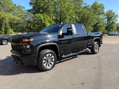 Used 2022 Chevrolet Silverado 2500 Custom w/ Custom Value Package AWD/4WD image 3