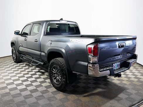 Certified 2022 Toyota Tacoma TRD Off-Road AWD/4WD image 6