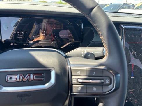 New 2026 GMC Acadia AT4 w/ Luxury Package AWD/4WD image 28