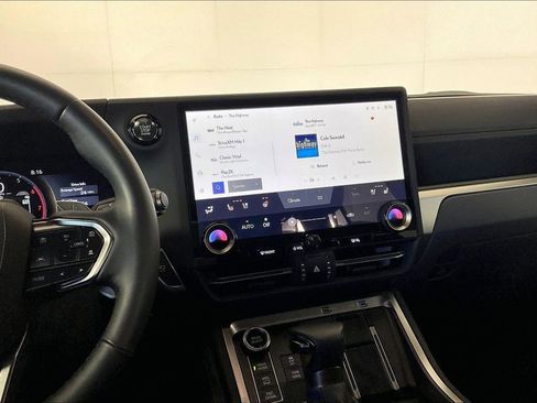 Used 2025 Lexus GX 550 image 9