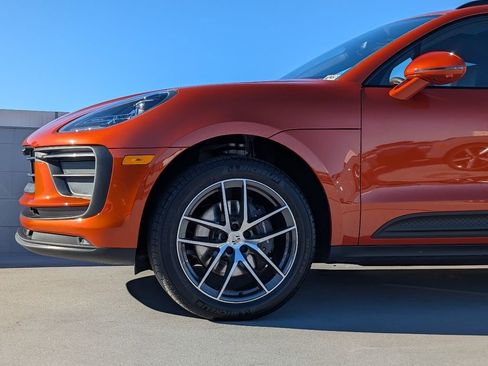 Certified 2024 Porsche Macan image 9