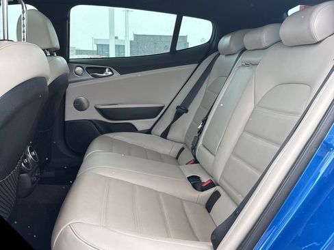 Used 2018 Kia Stinger GT2 image 24