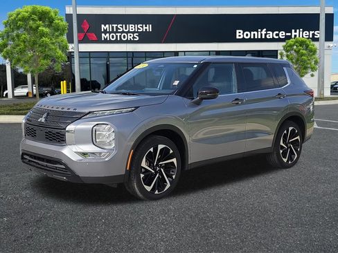 Used 2024 Mitsubishi Outlander SE Black Edition FWD image 2