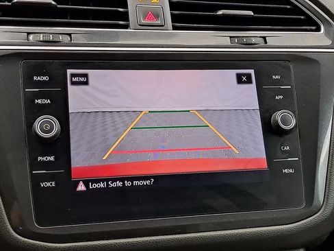Used 2018 Volkswagen Tiguan SEL w/ 3rd Row Seat Package AWD/4WD image 12
