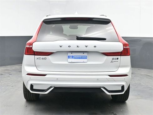 Used 2024 Volvo XC60 B5 Plus image 9