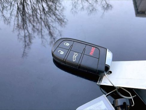 Used 2023 Dodge Challenger SXT image 12