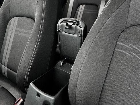 New 2025 Hyundai Venue SEL FWD image 18