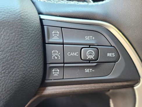 New 2026 Jeep Grand Cherokee L 2WD image 15