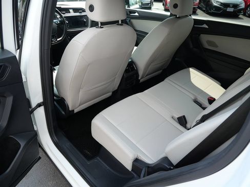 Used 2021 Volkswagen Tiguan SE R-Line w/ 3rd Row Seat Package AWD/4WD image 18