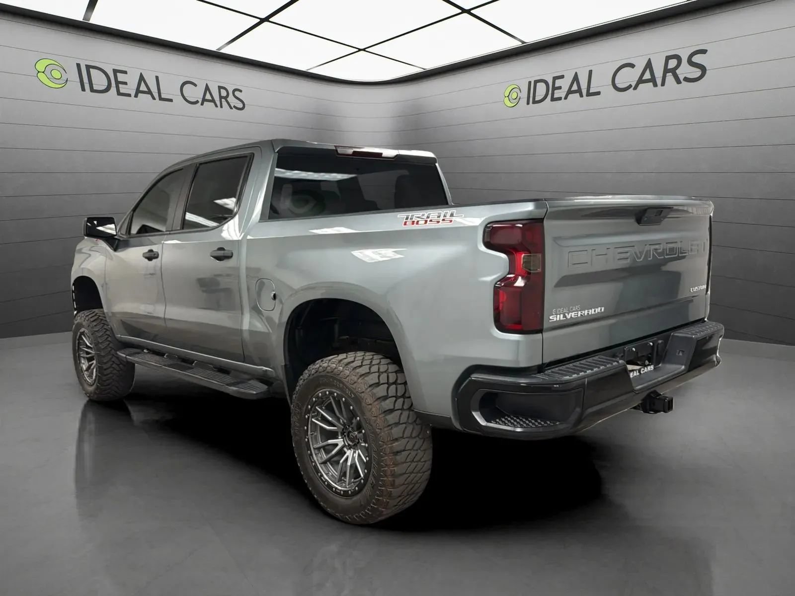 Used 2019 Chevrolet Silverado 1500 Custom Trail Boss w/ Custom Convenience Package AWD/4WD image 7