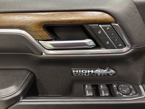 Used 2023 Chevrolet Silverado 1500 High Country w/ High Country Premium Package image 17