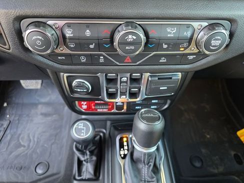 New 2026 Jeep Gladiator Willys AWD/4WD image 17