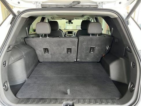 Used 2021 Chevrolet Equinox LT AWD/4WD image 14