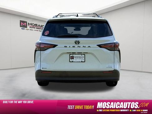 Used 2022 Toyota Sienna XLE w/ XLE Plus Package FWD image 6