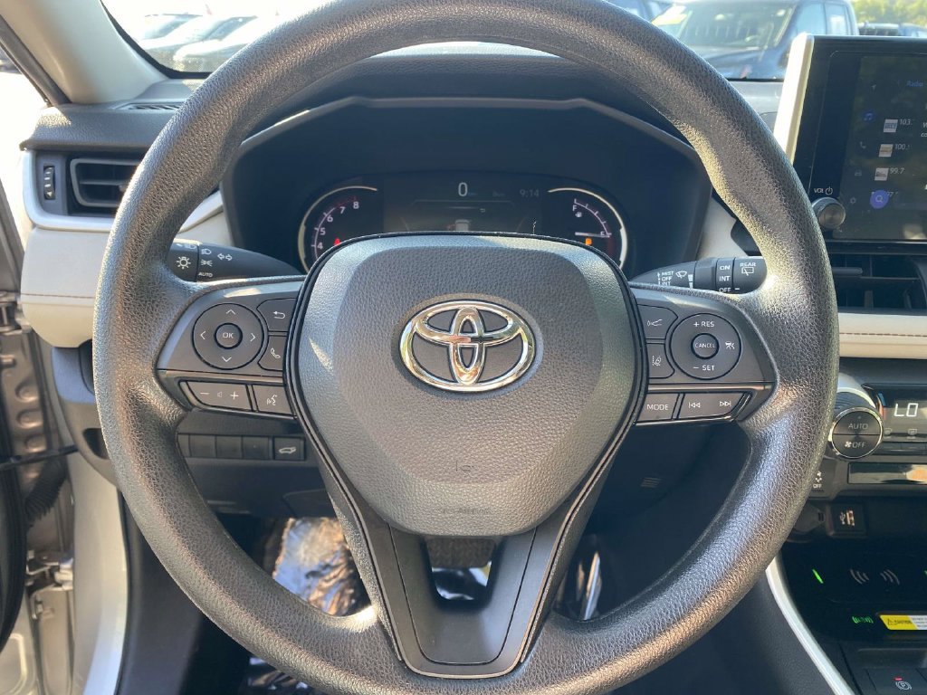 Used 2024 Toyota RAV4 XLE w/ Convenience Package FWD image 19