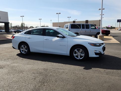 Used 2024 Chevrolet Malibu LT image 8