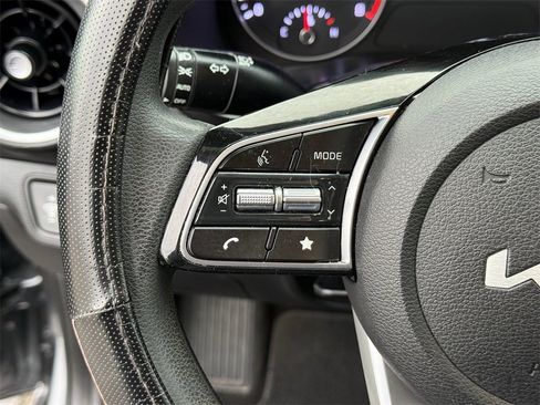 Used 2022 Kia Forte LXS image 19