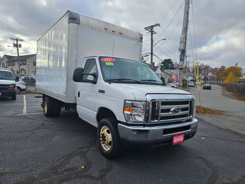 Used 2017 Ford E-350 and Econoline 350 Super Duty w/ Power Windows & Locks Group image 8