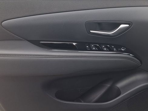 Certified 2024 Hyundai Tucson Limited AWD/4WD image 9