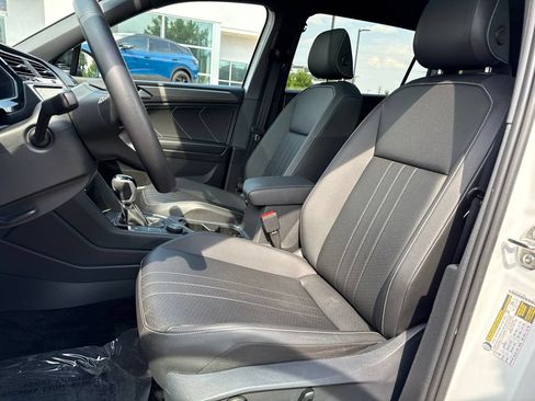 Certified 2023 Volkswagen Tiguan SE R-Line AWD/4WD image 9