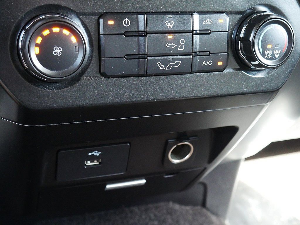 Used 2016 Ford F150 XLT AWD/4WD image 38