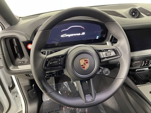 New 2025 Porsche Cayenne S image 38