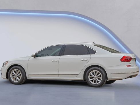 Used 2017 Volkswagen Passat 1.8T S image 15