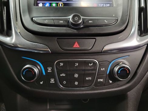 Used 2020 Chevrolet Equinox LT FWD image 19