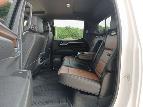 Used 2024 Chevrolet Silverado 1500 High Country w/ Z71 Off-Road Package AWD/4WD image 26