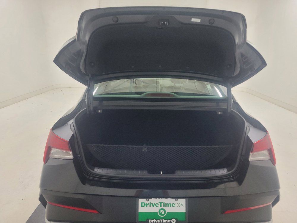 Used 2024 Hyundai Elantra SE FWD image 29