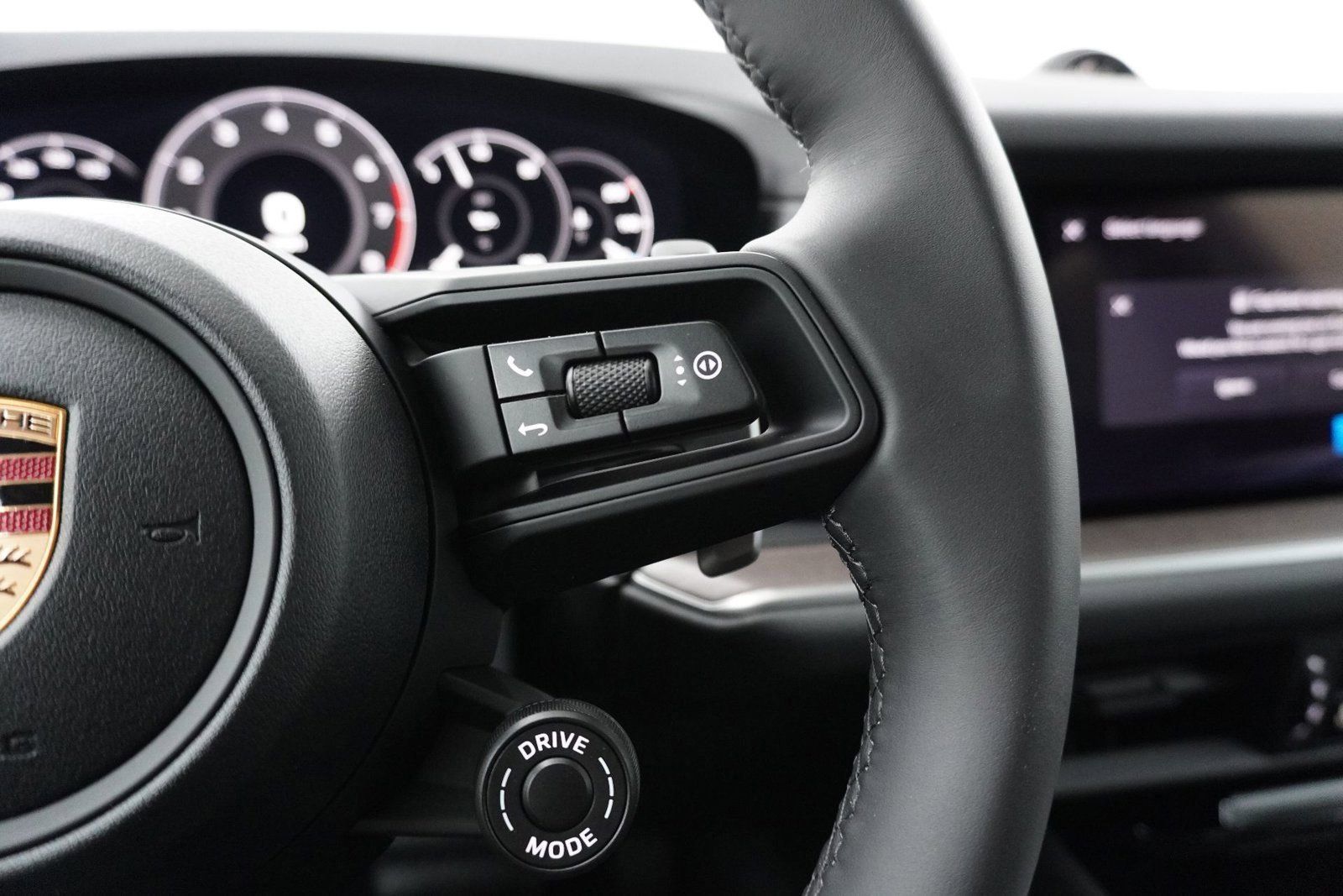 Used 2026 Porsche Cayenne Coupe AWD/4WD image 22