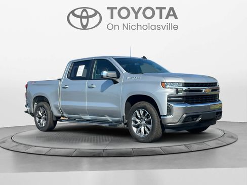 Used 2022 Chevrolet Silverado 1500 LT AWD/4WD image 7
