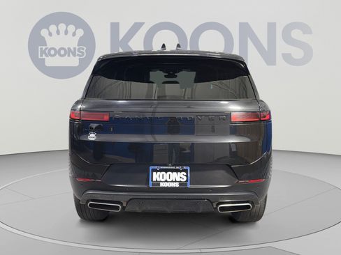 Used 2025 Land Rover Range Rover Sport SE AWD/4WD image 5