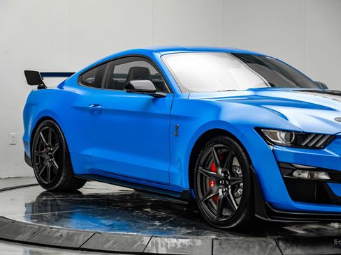Used 2022 Ford Mustang Shelby GT500 w/ Carbon Fiber Track Pack RWD image 31