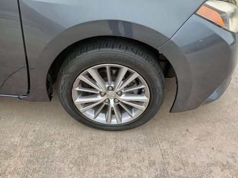 Used 2015 Toyota Corolla LE image 37
