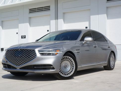 Used 2020 Genesis G90 3.3T Premium RWD image 5