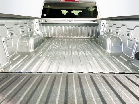 Used 2025 GMC Sierra 1500 Elevation image 27