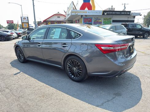 Used 2018 Toyota Avalon Touring FWD image 4