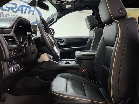 Used 2022 GMC Yukon SLT w/ SLT Premium Package image 12